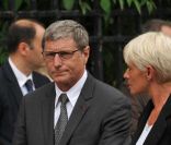 Mort de Thierry Roland : Ses proches bouleversés pour un dernier hommage
