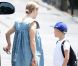 Reese Witherspoon, enceinte, et son fils Deacon, sur le tournage du film Devil's knot, à Atlanta, le 26 juin 2012