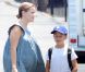 Reese Witherspoon, enceinte, et son fils Deacon, sur le tournage du film Devil's knot, à Atlanta, le 26 juin 2012