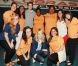 Photo de classe pour Andrew Garfield et Emma Stone dans une maison de la jeunesse et de la culture à Brooklyn, New York, le 26 juin, dans le cadre de l'initiative Be Amazing