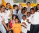 Andrew Garfield et Emma Stone dans une maison de la jeunesse et de la culture à Brooklyn, New York, le 26 juin, dans le cadre de l'initiative Be Amazing