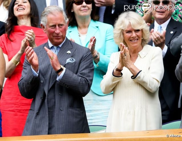 CASA REAL BRITÁNICA - Página 39 884110-le-prince-charles-en-compagnie-de-son-637x0-1