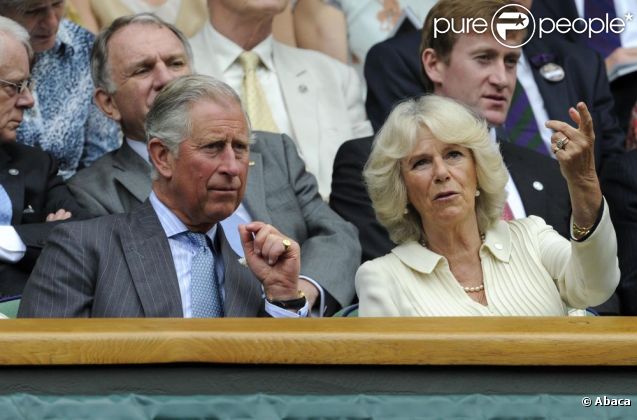 CASA REAL BRITÁNICA - Página 39 884118-le-prince-charles-en-compagnie-de-son-637x0-1