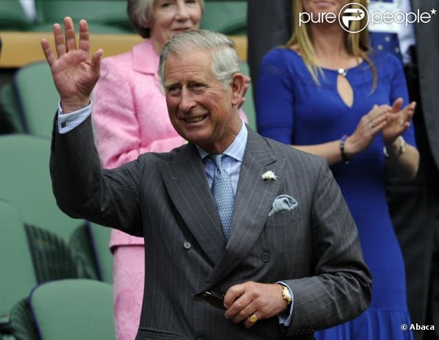 CASA REAL BRITÁNICA - Página 39 884120-le-prince-charles-en-compagnie-de-son-637x0-1