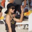 Paris Hilton : Vacances de princesse à Ibiza...