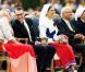 La princesse Victoria de Suède a fêté dans la joie et l'allégresse son 35e anniversaire le 14 juillet 2012, assistant comme chaque année dans la soirée au festival de Borgholm, sur l'île d'Öland, en habit traditionnel et en compagnie de sa famille - le prince Daniel, le roi Carl XVI Gustaf, la reine Silvia, le prince Carl Philip et la princesse Madeleine.
