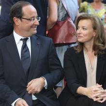 Valérie Trierweiler et François Hollande visitent la maison Jean Vilar à Avignon, le 15 juillet 2012.