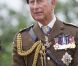 Le prince Charles de Galles, colonel en chef du régiment de parachutistes, à Staffordshire pour une cérémonie d'inauguration de deux sculptures hommages à l'oeuvre du régiment et de l'agence gouvernementale GCHQ, le 13 juillet 2012.