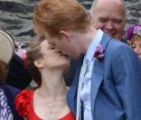 Rachel McAdams et Domhnall Gleeson sur le tournage de la comédie romantique  About time  à Londres. Le 17 juillet 2012.