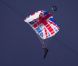 Le parachute de James Bond pendant la cérémonie d'ouverture des Jeux Olympiques de Londres le 27 juillet 2012. Danny Boyle ( Slumdog Millionaire, Sunshine ) a été choisi pour mettre en scène l'événemenent.