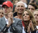 JO - Nicolas Canteloup s'incruste entre Kate Middleton et le prince William