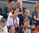  Kate Middleton et le prince William ont intensément suivi jeudi 2 août 2012 au vélodrome de Stratford la finale de la vitesse sur piste des Jeux olympiques, assistant au triomphe du trio britannique Philip Hindes-Chris Hoy-Jason Kenny. 