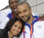 Sonia Rolland : Sublime ''cheerleader'' pour Tony Parker, son père et les Bleus
