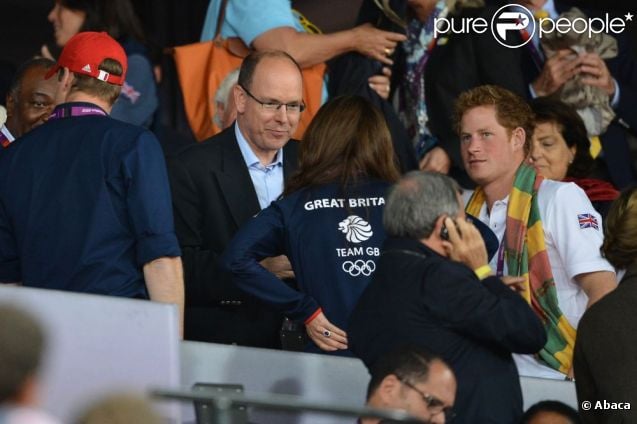 CASA REAL BRITÁNICA - Página 90 910179-kate-middleton-le-prince-william-et-le-637x0-1