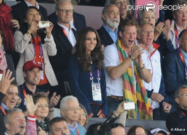 CASA REAL BRITÁNICA - Página 90 910192-kate-middleton-le-prince-william-et-le-637x0-1