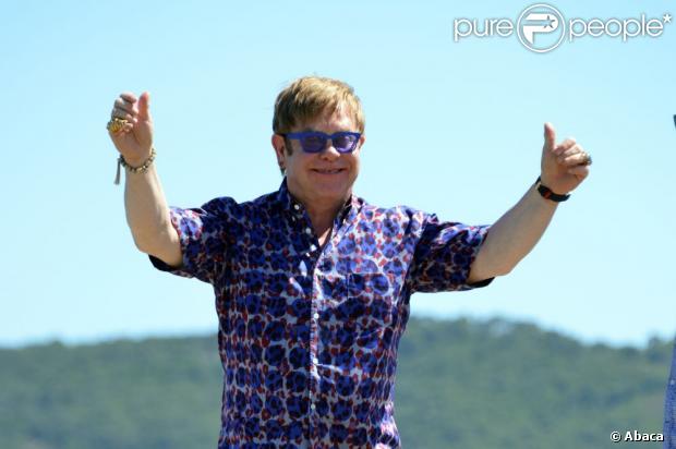 Elton John le 17 juillet 2012 à Saint-Tropez