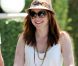 Alyson Hannigan radieuse avec sa petite famille dans les rues de Brentwood le 5 août 2012