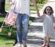 Alyson Hannigan, son mari Alexis Denisof, leur petite fille Satyana et la dernière Keeva profitent d'un dimanche ensoleillé dans les rues de Brentwood le 5 août 2012