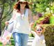 Alyson Hannigan, son mari Alexis Denisof, leur petite fille Satyana et la dernière Keeva profitent d'un dimanche ensoleillé dans les rues de Brentwood le 5 août 2012