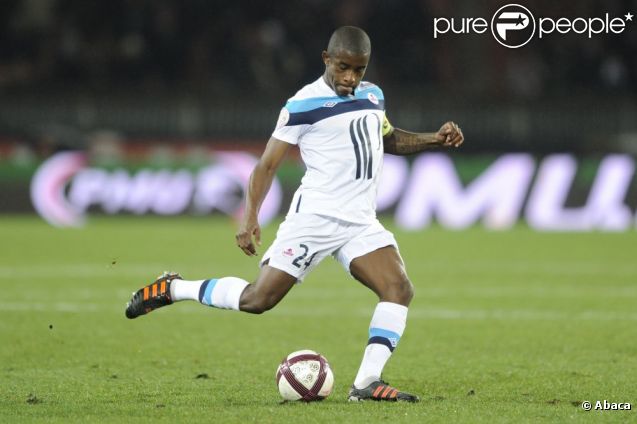 Rio Mavuba fait son retour en EdF après quatre ans d'absence. Didier Deschamps a dévoilé le 9 août 2012 une liste de joueurs intéressante pour le match amical contre l'Uruguay le 15 août, entre absents obligés et surprises.