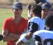 Ashton Kutcher assistant avec passion à l'entraînement de l'équipe de football américain The Dallas Cowboys à Oxnard, le 11 août 2012