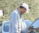 Ashton Kutcher et Mila Kunis ne s'affichent pas en couple mais ils ont déjeuné ensemble à Studio City en Californie le 12 août 2012