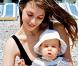 Jane Birkin et sa fille Charlotte en 1972 à Nice.