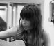 Lou Doillon en studio à Paris pour l'enregistrement de  Places , son premier album, le 13 avril 2012.