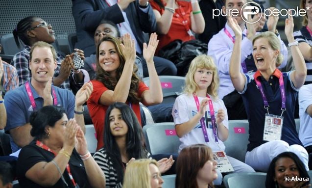 CASA REAL BRITÁNICA - Página 12 925118-kate-middleton-et-le-prince-william-au-637x0-1