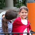 Katie Holmes : La petite Suri, de plus en plus souriante, est méconnaissable