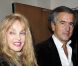 Arielle Dombasle et Bernard-Henri Lévy à Paris, le 20 septembre 2010.