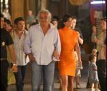 Promenade nocturne à Taormina pour les mariés Flavio Briatore et Elisabetta Gregoraci