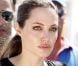  Bouleversée, Angelina Jolie est allée à la rencontre des réfugiés syriens dans un camp de Mafraq, Jordanie. Le 11 septembre 2012. 