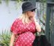 Reese Witherspoon, enceinte, se balade dans les rues de Brentwood, le 11 septembre 2012
