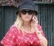 La comédienne Reese Witherspoon, enceinte, se balade dans les rues de Brentwood, le 11 septembre 2012