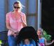 Jennifer Garner à Santa Monica avec ses enfants Violet, Seraphina et le petit dernier Samuel le 16 septembre 2012, Los Angeles