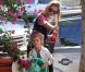 Jessica Alba arrive à l'association Baby2Baby à Los Angeles pour faire don de quelques affaires pour enfants et bébés. Le 18 septembre 2012