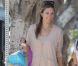 Heureuses, Alessandra Ambrosio et sa fille Anja s'accordent un moment de détente entre filles dans un parc de Los Angeles. Le 19 septembre 2012