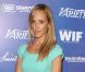 Kim Raver assiste au pré-show des Emmy Awards 2012, le vendredi 21 septembre 2012.