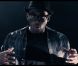 Vicelow dans le clip  Casse Les Côtes 