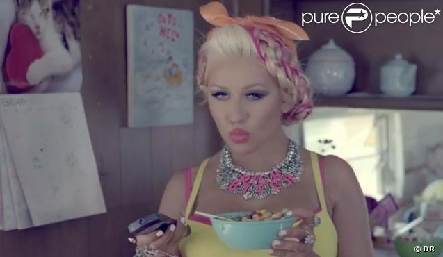 Christina Aguilera -  Your Body  - septembre 2012.