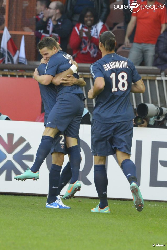 Kévin Gameiro célèbre son premier but face à Sochaux sur la pelouse du Parc des Princes. Paris, le 29 septembre 2012.