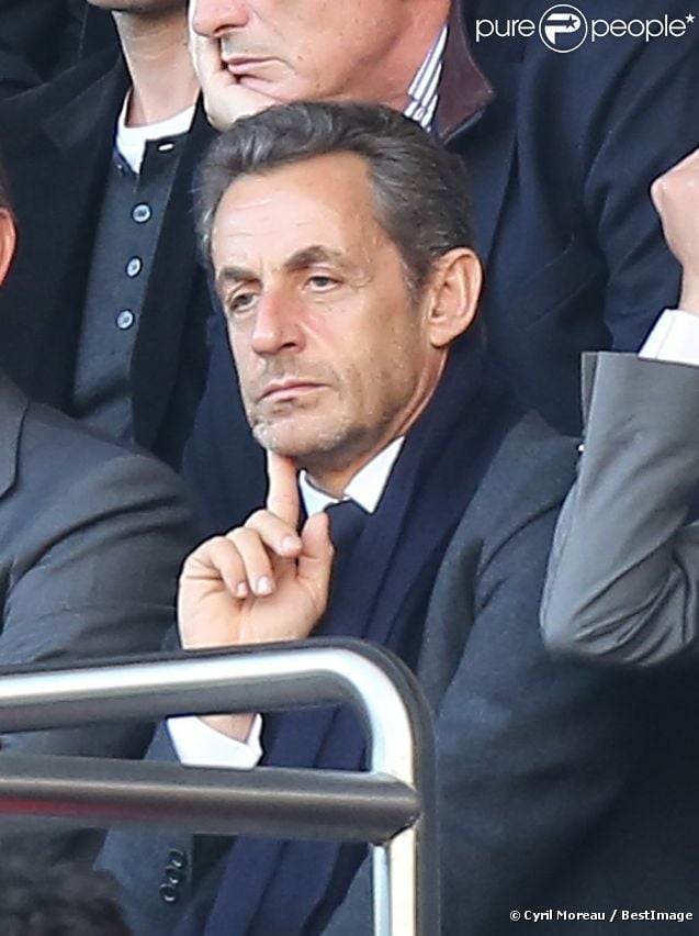 Nicolas Sarkozy, spectateur concentré pendant le match Paris Saint-Germain - Sochaux. Paris, le 29 septembre 2012.