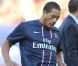 Joey Starr tape la balle avant la rencontre entre le PSG et Sochaux. Paris, le 29 septembre 2012.