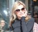 Kate Moss quitte le Café de Flore, à Paris, le 1er octobre 2012.