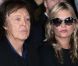 Kate Moss et Paul McCartney au premier rang du défilé Stella McCartney au Palais Garnier, à Paris, le 1er octobre 2012.