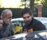 Nikola Karabatic lors de son interpellation au stade Pierre-de-Coubertin à Paris le 30 septembre 2012 après le match de Montpellier face au PSG Handball