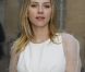 Scarlett Johansson, superbe en total look blanc lors du cocktail Tod's à Paris le 1er octobre 2012 à l'ambassade d'Italie