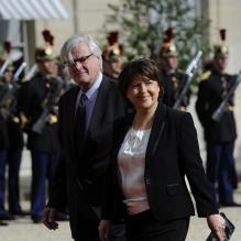 Martine Aubry et son époux Jean-Louis Brochen à Paris, le 15 mai 2012.