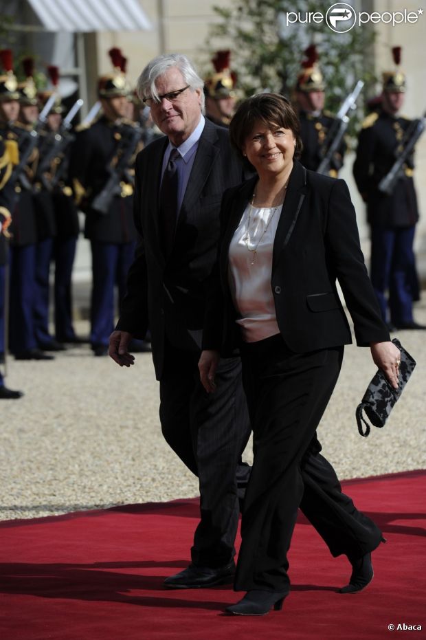 Martine Aubry et son époux Jean-Louis Brochen à Paris, le 15 mai 2012.